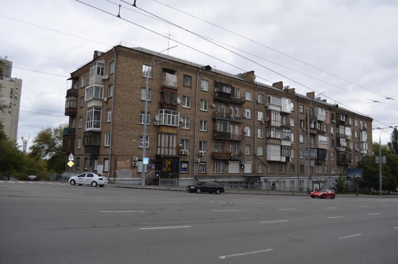 центр печерск метро зверинецкая, печерская Apartment