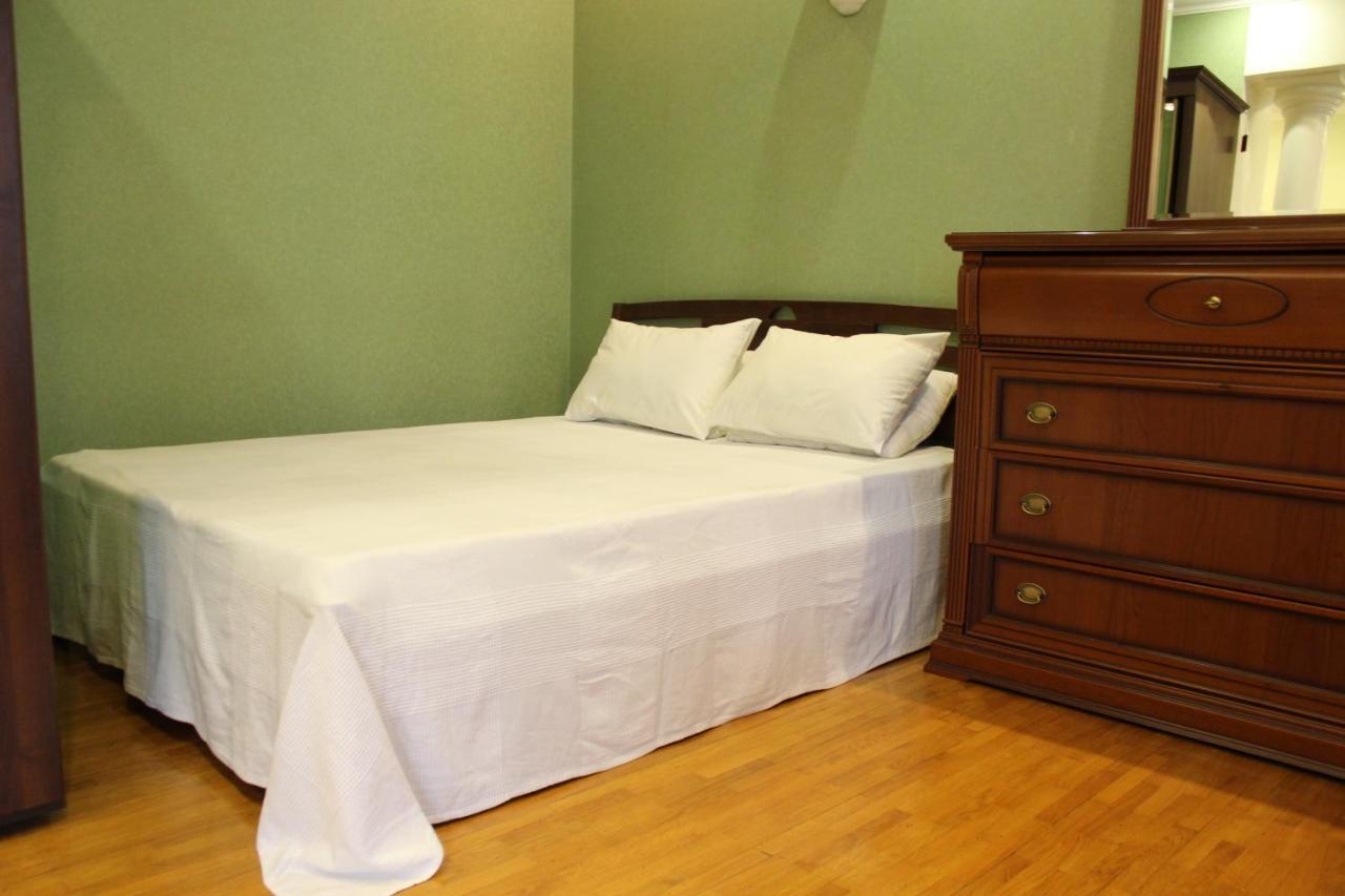 Apartment центр печерск метро зверинецкая, печерская *