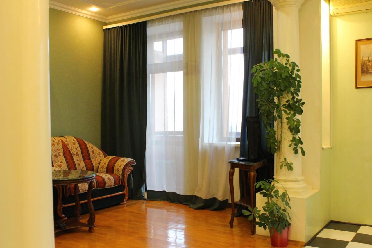 Apartment центр печерск метро зверинецкая, печерская Kyiv