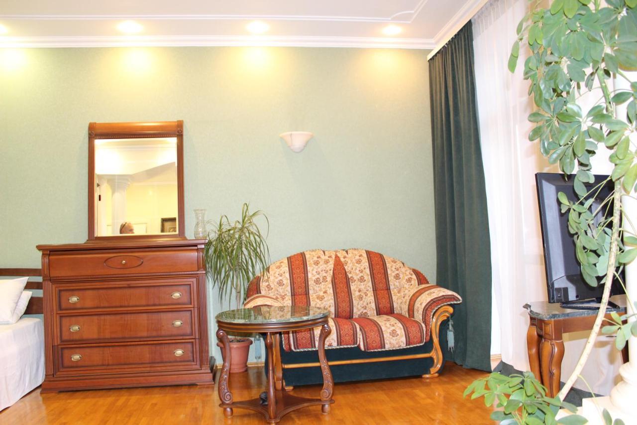 Apartment центр печерск метро зверинецкая, печерская Kyiv