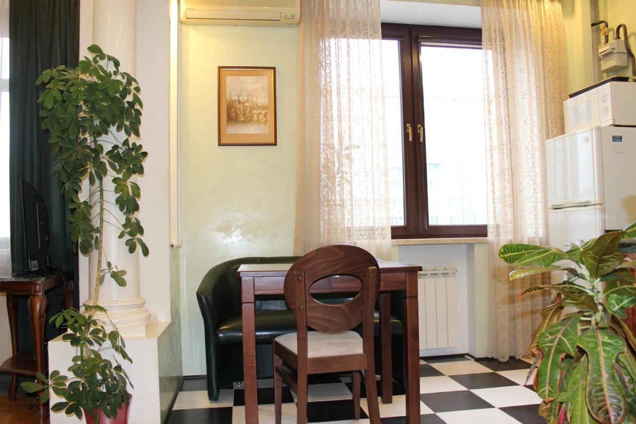 центр печерск метро зверинецкая, печерская Apartment